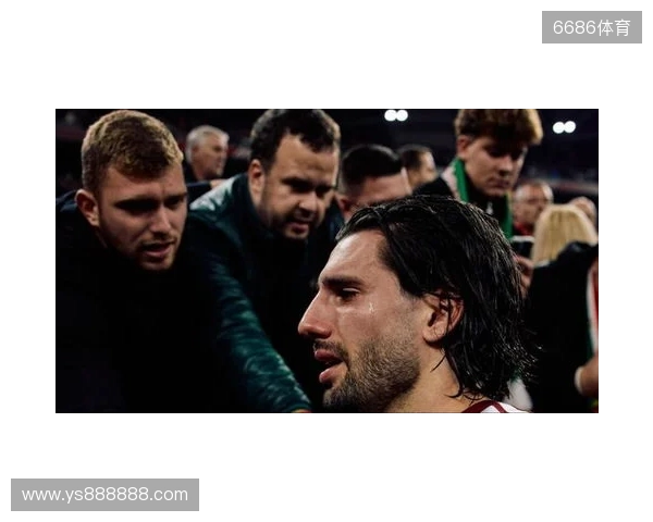 从天堂到地狱,索博在2-1领先后疯狂庆祝,被绝杀后伤心落泪 从天堂到地狱,索博在2-1领先后疯狂庆祝,被绝杀后伤心落泪