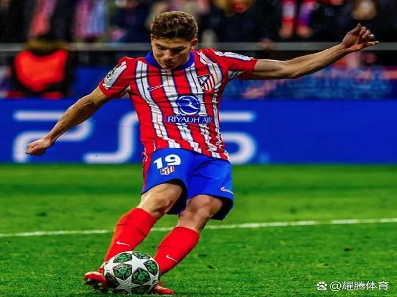 比利亚：西班牙有很多球员能胜任9号位；我非常欣赏小蜘蛛